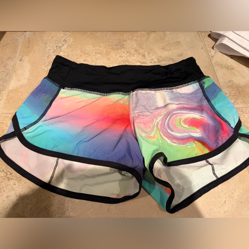 Lululemon sky to seawheeze shorts size 2